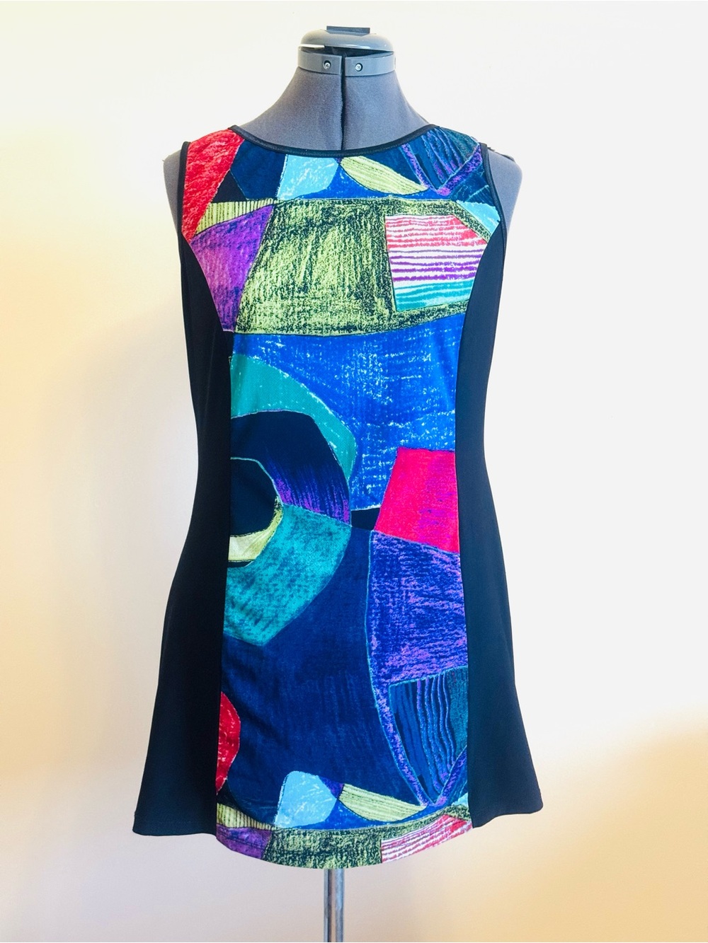 Abstract Print Shift Dress in Multicolor
Made in Canada 🇨🇦